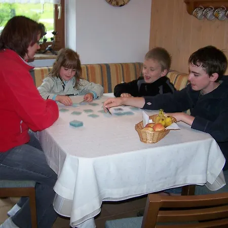 Çiftlik konaklama Bauernhof Am Fusse Des Untersbergs Vorderstiedler *